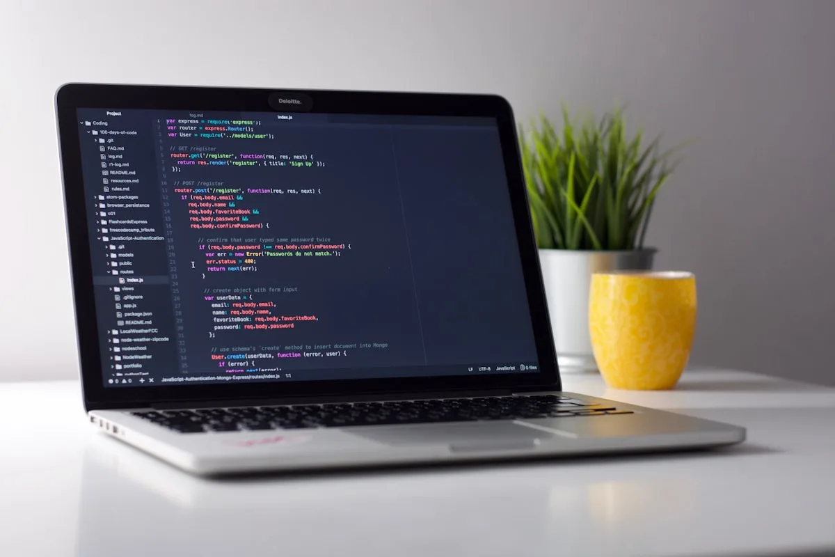 Cursor vs Claude Code: cuál elegir en 2026 (comparativa real)